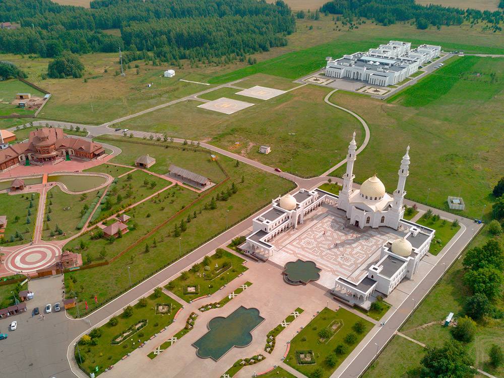 Белая мечеть в Болгаре вид с высоты птичьего полета